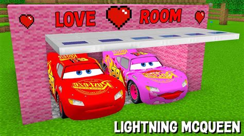 Lightning Mcqueen And Girlfriend Mcqueen In The Room In Minecraft