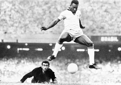 Braziliaanse Voetballegende Pelé Op 82 Jarige Leeftijd Overleden Foto