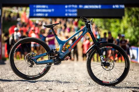 He's known as 'super bruni', but you only reach the dizzying. WINNING BIKE: Loic Bruni's Specialized Demo at Mont-Sainte ...