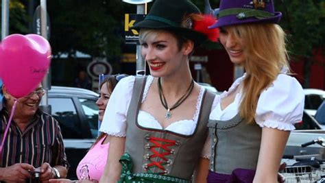 Dirndl Dress Of Past Makes A Comeback In Bavaria The New York Times