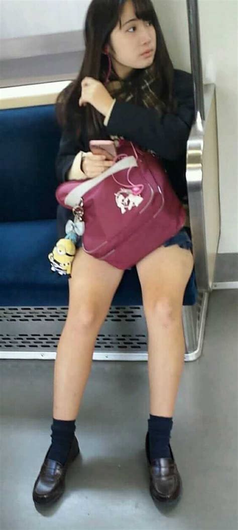 【画像】電車内でjkが隣座ってきた時の緊張感と優越感 jkちゃんねる 女子高生画像サイト