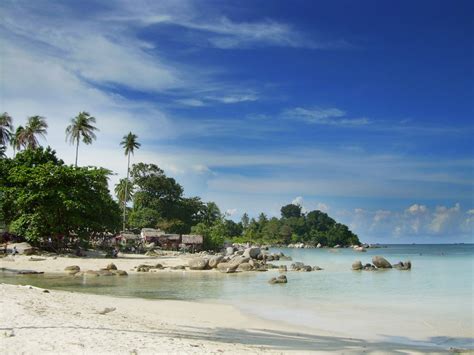 Selain menghidangkan makanan yang enak dan et guest house terletak di pantai yang paling popular di pulau pinang iaitu pantai batu feringghi. Tempat Wisata di Pulau Bintan dan Pulau Batam yang Indah ...