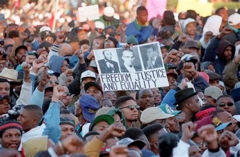 14 Striking Images From The Historic 1995 Million Man March