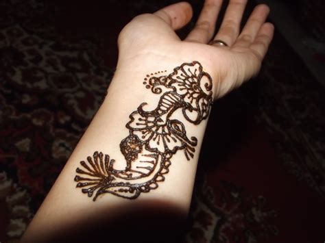 2.1 gambar henna tangan sederhana; Galery Henna Di Tangan Simple Tahun 2017 | Teknik ...