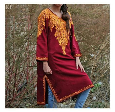 An Ideal Garb For Frizzy Seasons Kashmiri Pheran Classy Outfits For