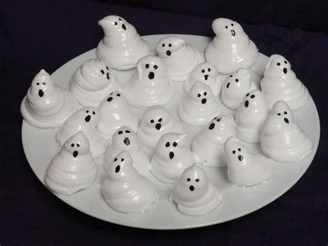 Spooky Marshmallow Ghosts Marshmellow Treats Marshmallow Halloween