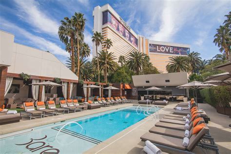 Best Las Vegas Pool Parties Guide To Vegas Dayclubs This Summer