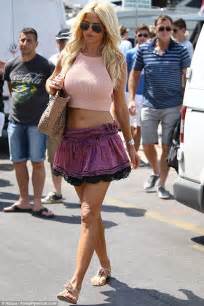 victoria silvstedt flaunts figure in crop top as she sunbathes in st tropez daily mail online