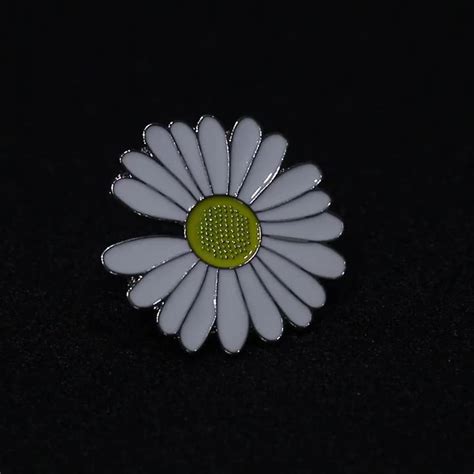 2020 New Design Custom Flower Enamel Metal Badge Art Craft Rose Gold Plating 3d Lapel Pin Buy