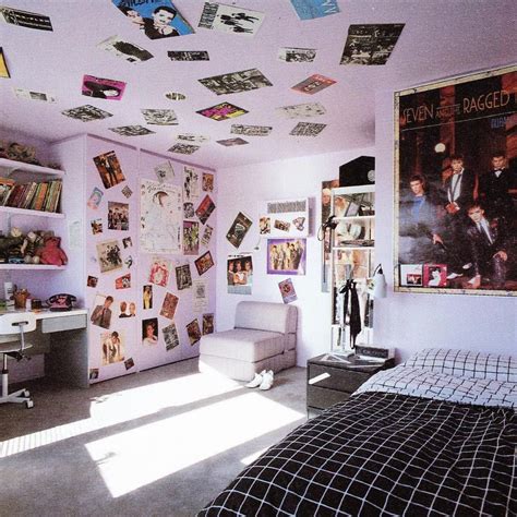 80s aesthetic bedroom