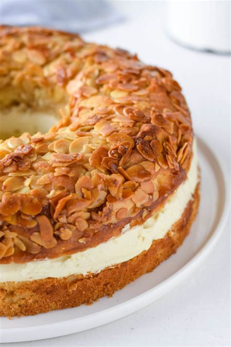 We did not find results for: BIENENSTICH Torte in Kranzform klassisch mit Hefeteig ...