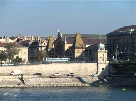 Χτισμένη στις όχθες του δούναβη, η παραμυθένια πρωτεύουσα της ουγγαρίας χωρίζει την βούδα και την πέστη, ενώ τις συνδέει ξανά με τη δημιουργία της πιο επιβλητικής γέφυρας της χώρας το 1849, τη γέφυρα των. ΒΟΥΔΑΠΕΣΤΗ ΒΙΕΝΝΗ ΟΚΤΩΒΡΗΣ 2010 ΜΕ ΤΟ THESSALO - YouTube
