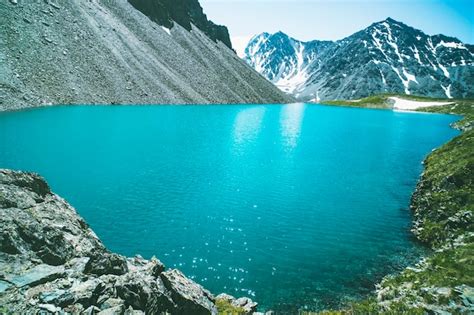 Premium Photo Beautiful Mountain Lake With Turquoise Clear Water In