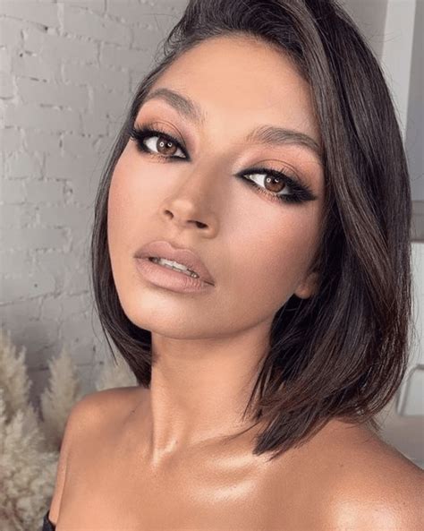 10 Bold Eyeliner Looks That Are Perfect For Fall Society19