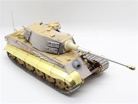 Tiger Ii Cutaway With Crew Armorama™