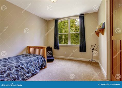 Small Bedroom With Single Bed Stock Photo Image 42763807