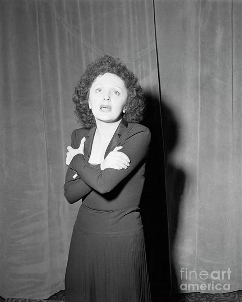 Edith Piaf Singing By Bettmann