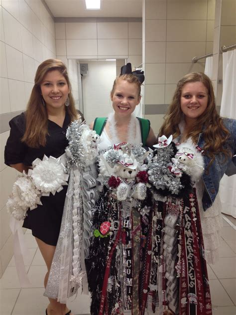 Texas Tradition Homecoming Mums The Bigger The Better Homecoming