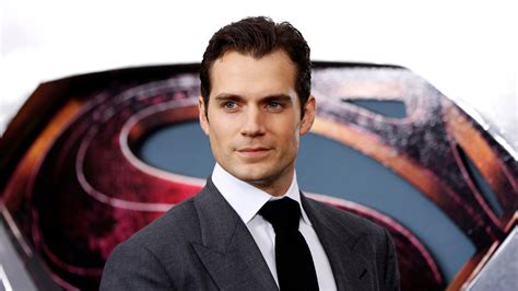 Henry Cavill Beats Out Other Hunks As Glamours Sexiest Man Whos