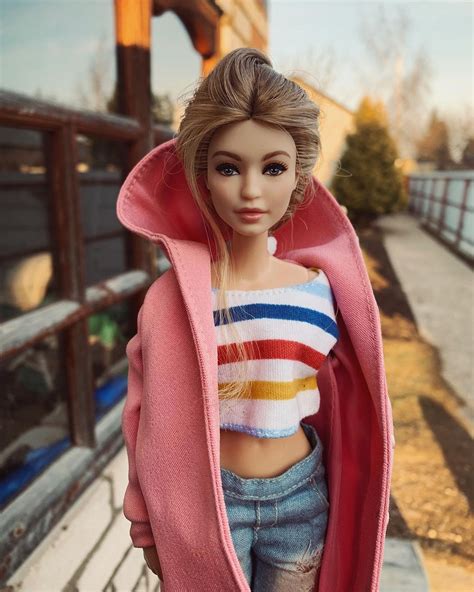 Pin By Kristy Yhompson On Barbie Dolls Celebrity 1 In 2020 Beautiful Barbie Dolls Fashion