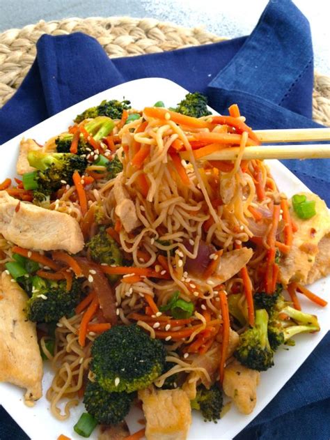 Sample 300 to 400 calorie weight loss meals for men. Low Cal Chicken Lo Mein | Low cal recipes, Vegetarian meal prep, Asian cooking