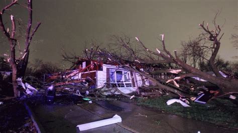 Ef 2 Tornado Confirmed In Missouri A Tree Fell On A Home On Lynn Haven