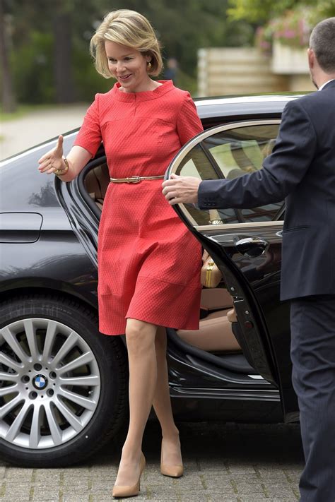 Queen Mathilde arrives at the Borgerstein Association. | Bond outfits ...