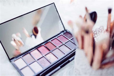 Makeup Essentials The 17 Products You Need College Fashion