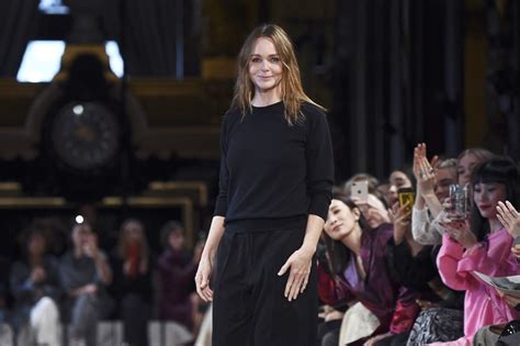 Stella Mccartney Tells Fashion Industry To Wake Up After Deal With
