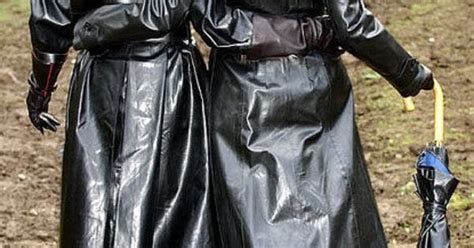 rubber klepper couple raincoat with rubber gloves and girl couples pinterest rubber