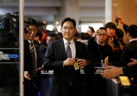 South Korea Special Prosecutors Office To Question Samsung Leader As A Suspect In Influence