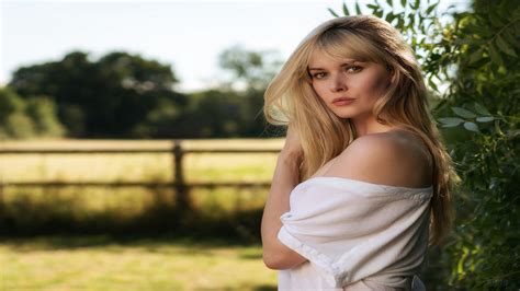 356392 blonde girl hair glance 4k rare gallery hd wallpapers