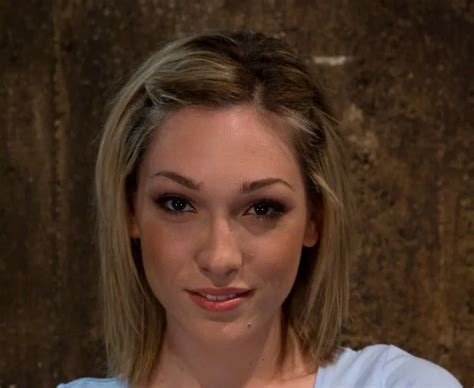Lily Labeau Biographywiki Age Height Career Photos And More