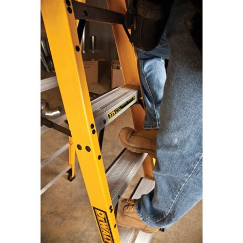 10 Fiberglass Stepladder 375 Lbs Load Capacity Dewalt