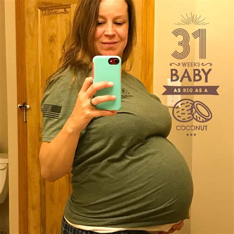 Pregnant Belly With Twins At 31 Weeks Pregnantbelly