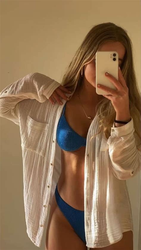 Summer Mirror Selfies In Beach Outfit Bikinis Summer Outfits
