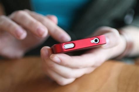 Men Expect Better Things From Sexting Than Women Do The Washington Post