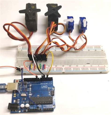 How To Control Servo Motors With An Arduino And Joyst