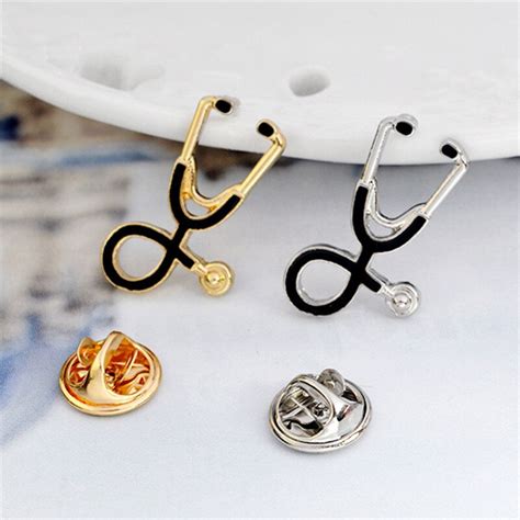 Brooches Doctor Nurse Stethoscope Brooch Medical Jewelry Enamel Pin Denim Jackets Collar Badge