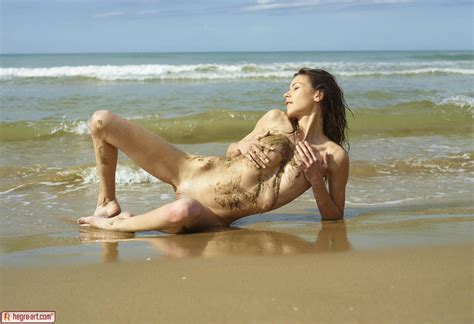 Tania From Hegre Art Posing Naked At The Beach 16 Photos