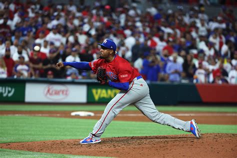 Alexis Díaz returns to the Reds still pained by his brothers WBC
