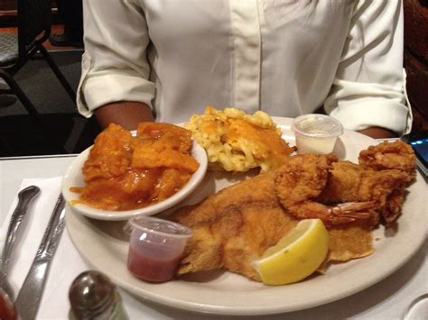 sylvia's soul food restaurant in harlem - Renetta Wampler