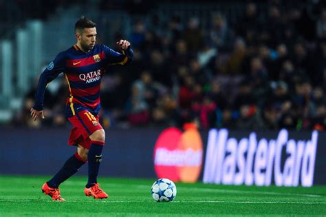 Il arrive aussi au barça d'être actif sur le marché des transferts pour rapatrier les joueurs formés au club mais qui étaient partis chercher du temps de jeu ailleurs, à l'image de fabregas, piqué, ou encore jordi alba. FC Barcelone : Jordi Alba a une touche en Premier League ...