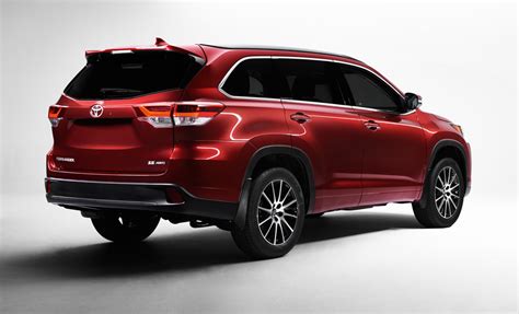 The 2017 toyota highlander and its refreshed appearance, new powertrain, and slightly upgraded interior seem like great advancements for the crossover's press release. Toyota reveals 2017 Highlander SUV