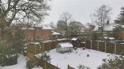 Snowing In Norfolk England Youtube