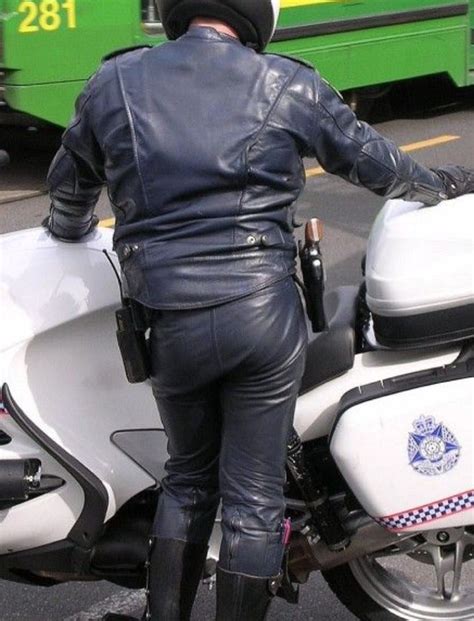 Pin By Lieutenantgenerai On Motorcycle Cop Bike Leathers Hot Cops