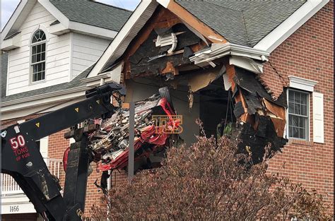 Porsche Crashes Through Second Floor Of New Jersey Building Leaves 2
