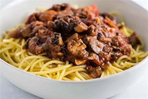 Best Meatless Spaghetti Sauce Recipe Build Your Bite
