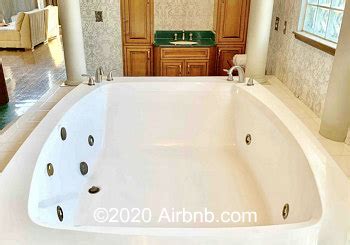 Rund um die uhr geöffnete fitnesseinrichtungen. Florida Hot Tub Suites - Hotels for 2020 With In-Room ...