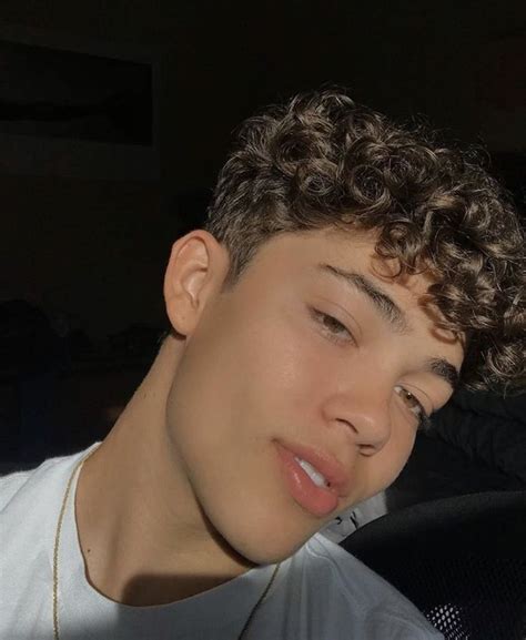 Pin By 卄 On B0ys Boys With Curly Hair Light Skin Men Curly Hair Men